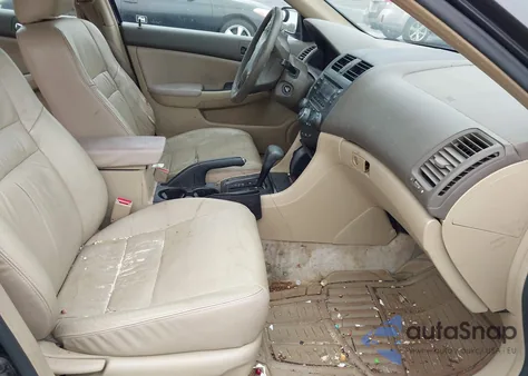 2003 Honda Accord 2.4 Lx z USA, uszkodzony, nr VIN 1HGCM56333A057566